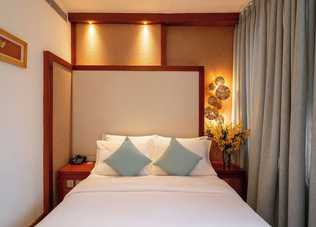 Corner Suite