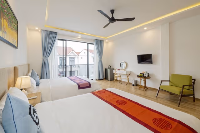 Family Room, Balcony, City View