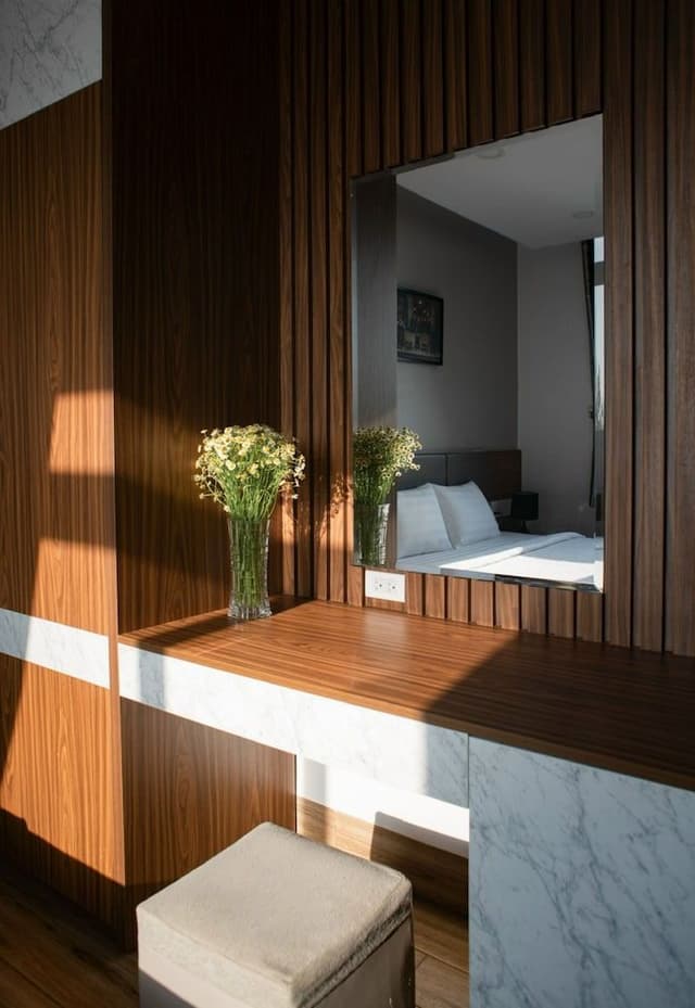 Basic Room, 1 King Bed