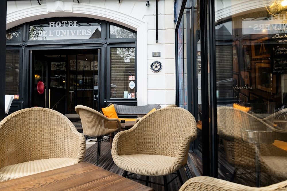 De L'univers Hotel2