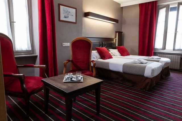 Superior Quadruple Room - Castle View
