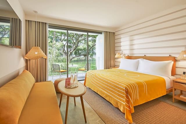 Deluxe Room, 1 King Bed (High Floor)