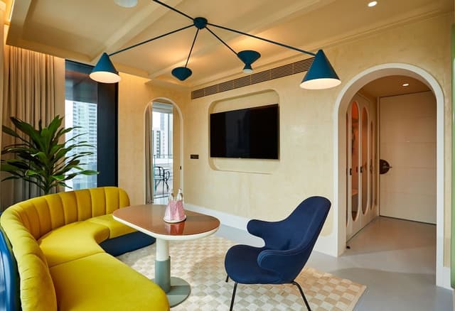 Suite, 1 King Bed, Balcony