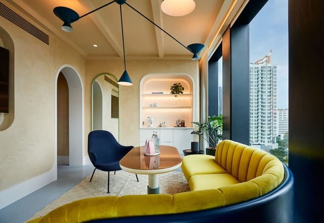 Suite, 1 King Bed, Balcony