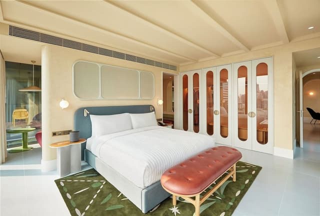 Suite, 1 King Bed, Balcony