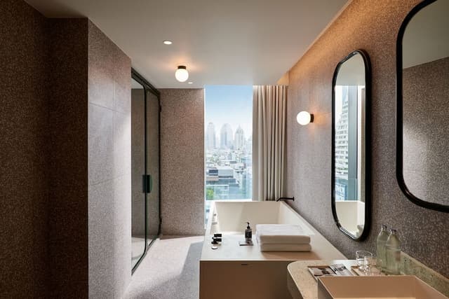 Suite, 1 King Bed, Balcony