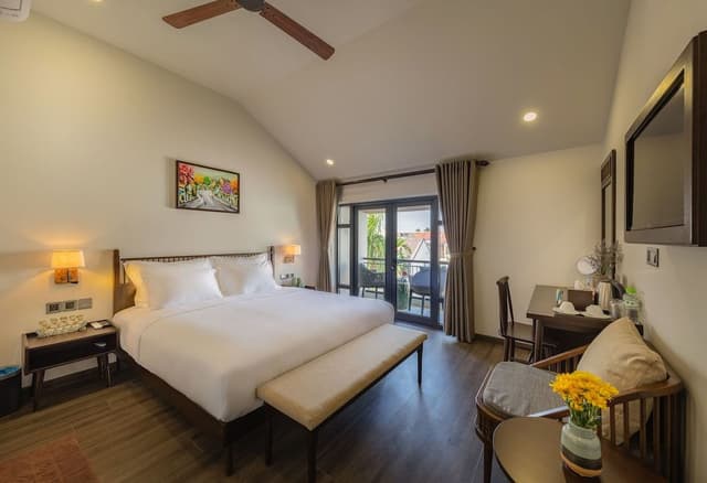 King Suite, Balcony