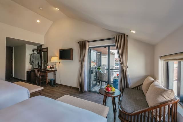 King Suite, Balcony