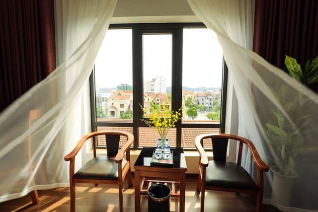 Honeymoon Room, City View