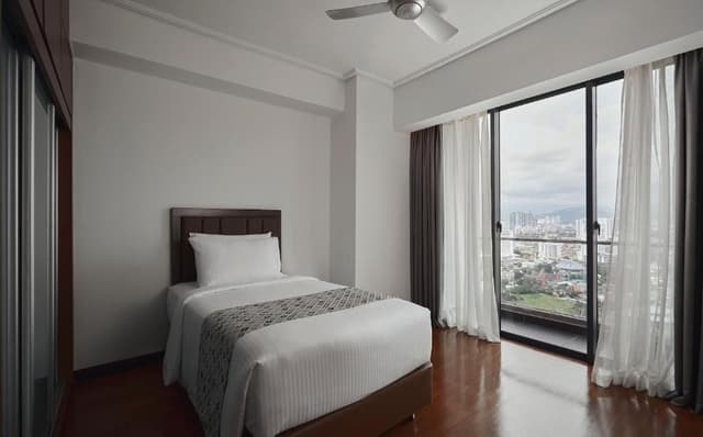 4 Bedroom Executive