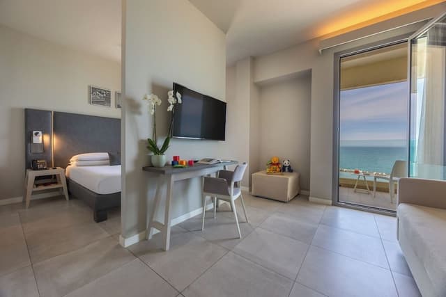Junior Suite, Oceanfront