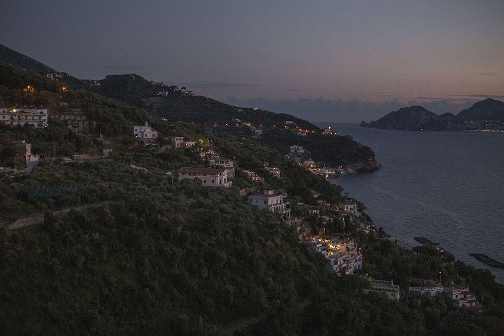 วิสตา ดิ คาปรี โฮเทล (Vista di Capri Hotel)0