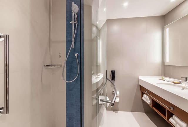 KING GUEST ROOM