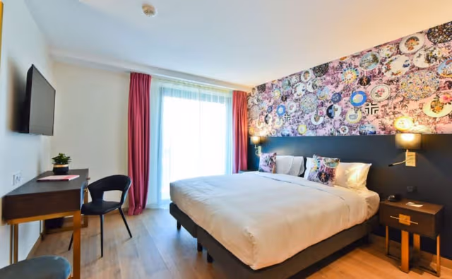 Premium Room, 1 King Bed, Balcony, City View