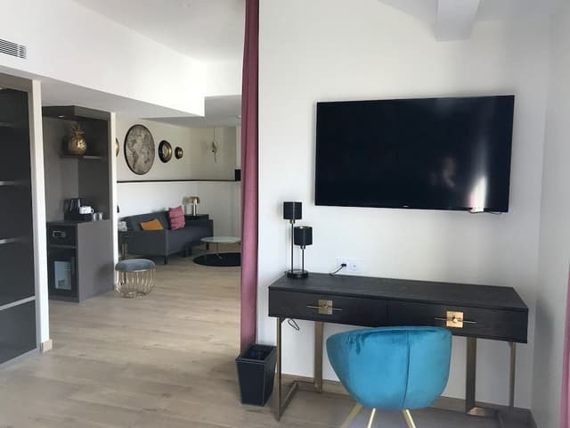 Junior Suite, Balcony, City View