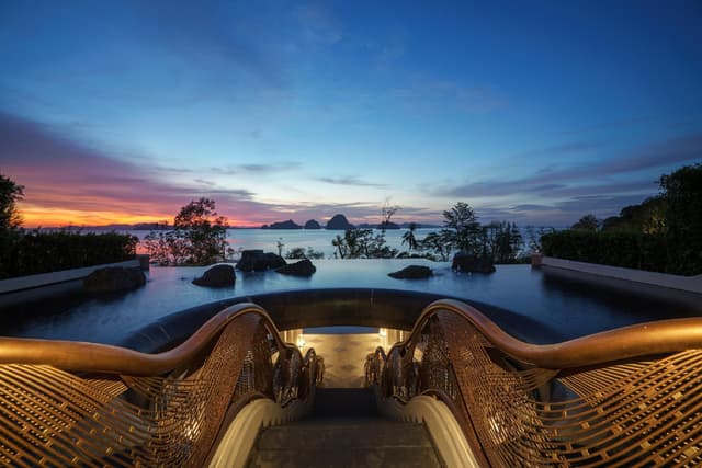 Beachfront Pool Villa