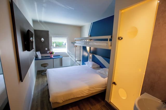 Triple Room, Multiple Beds