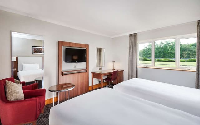 TWIN DELUXE ROOM
