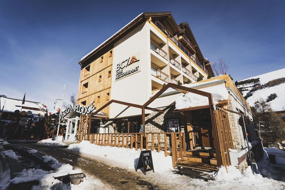 Hotel Base Camp Lodge - Les 2 Alpes Hotel Base Camp Lodge - Les 2 Alpes