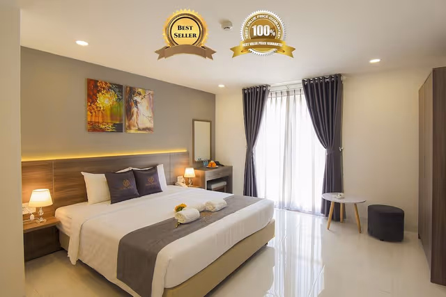 Grand Room, 1 King Bed, Balcony, City View