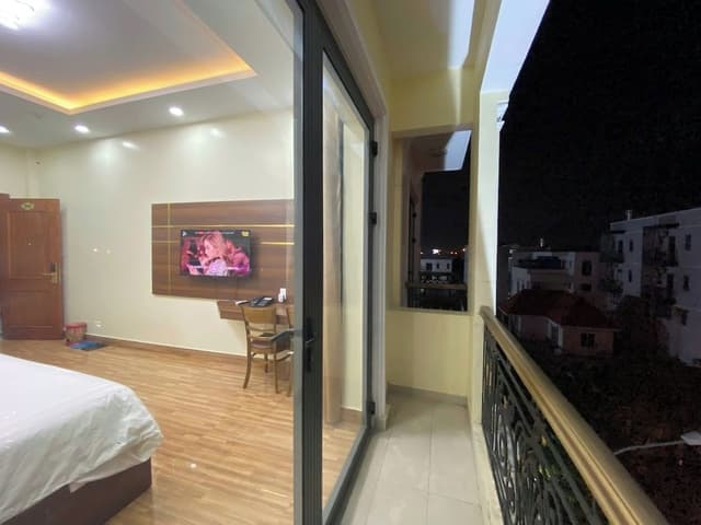Luxury Room, 1 King Bed, Balcony, City View