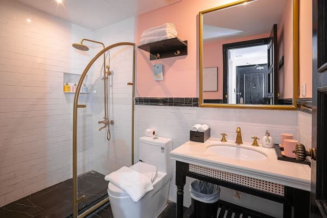 One Bedroom Apartment Double City View