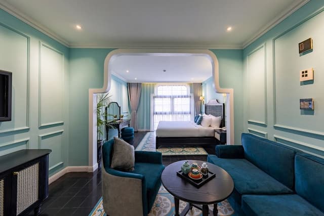 One Bedroom Apartment Double City View