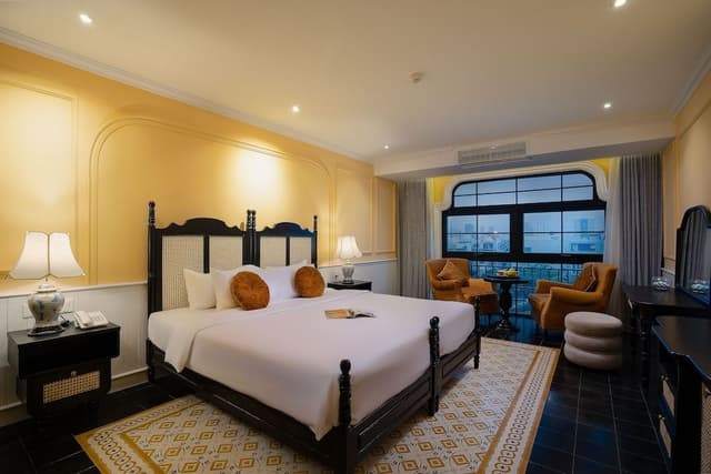 One Bedroom Apartment Twin City View