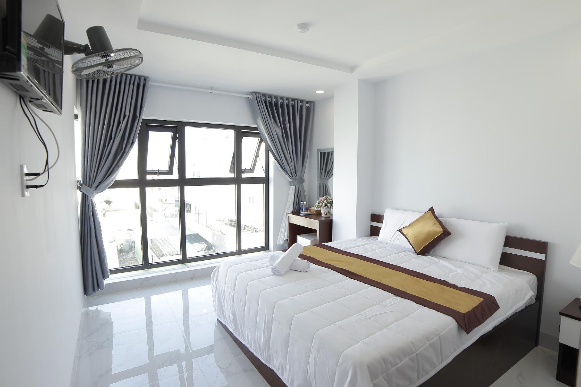 Tân Thi Hotel1