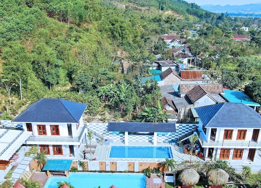 The Hill Villas2