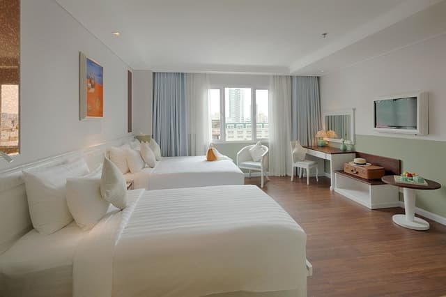 De La Somme Family Room + Afternoon tea on rooftop