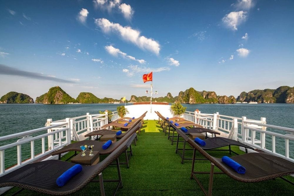 Room in Boat - Halong Bay Cruise For Backpackers2
