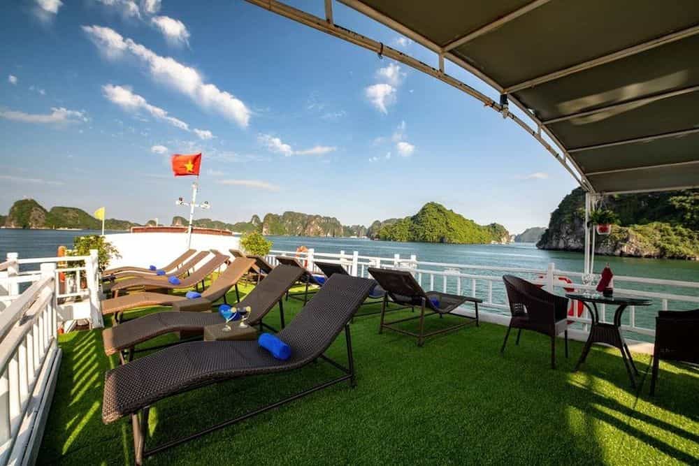 Room in Boat - Halong Bay Cruise For Backpackers Room in Boat - Halong Bay Cruise For Backpackers