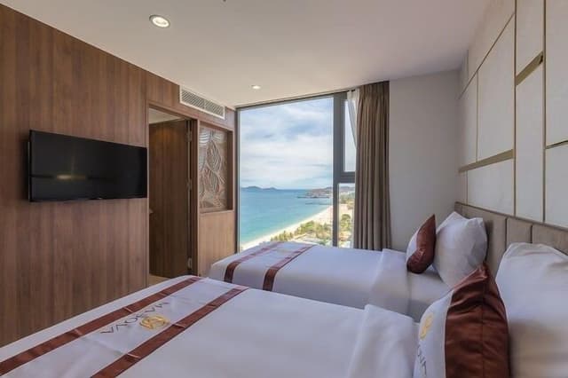 Deluxe Double or Twin Room, Partial Sea View