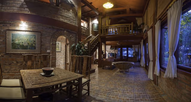 Villa, Multiple Beds