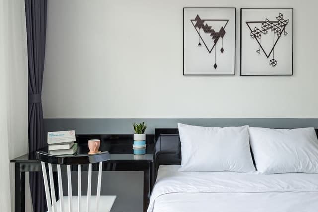 Deluxe Studio, 1 Queen Bed, Non Smoking, Balcony