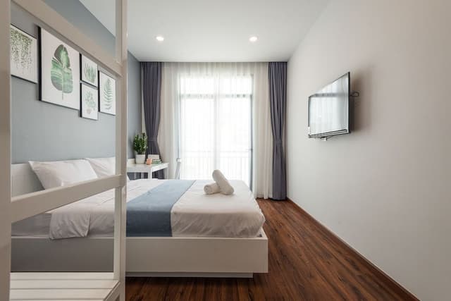 Deluxe Studio, 1 Queen Bed, Non Smoking, Balcony
