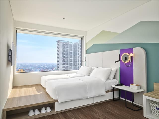 TWIN BED ROOM