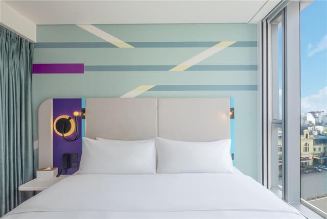 TWIN BED ROOM