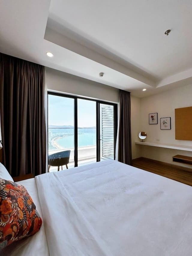 Panoramic Apartment, 2 Bedrooms, Balcony, Sea Facing