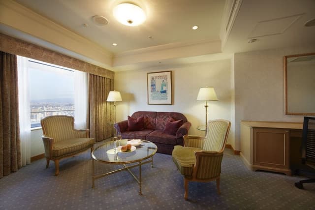 Junior Suite (57 sq.m. / Non-Smoking)
