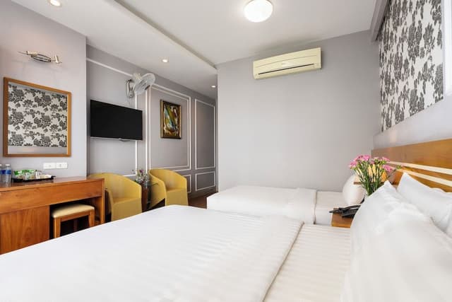 Luxury Suite, City View