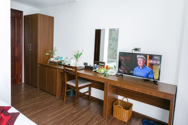 Deluxe Double Room, 1 Queen Bed, Bathtub, City View
