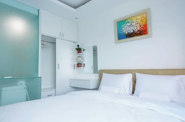 Superior Condo (2320)