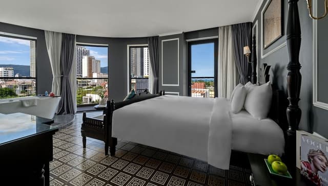 Junior Suite with Balcony