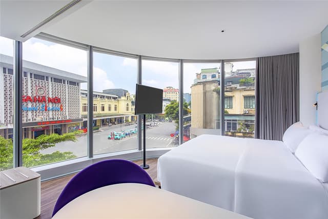 KING CORNER ROOM