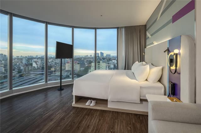 KING GUEST RM W SOFA BED
