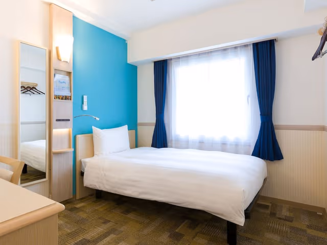 Single Room, Smoking