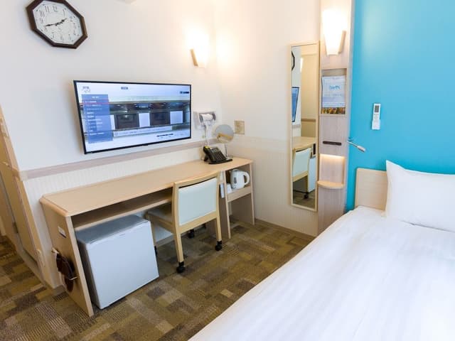 Single Room, Smoking