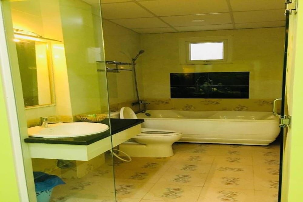 RedDoorz Sweet Hotel3